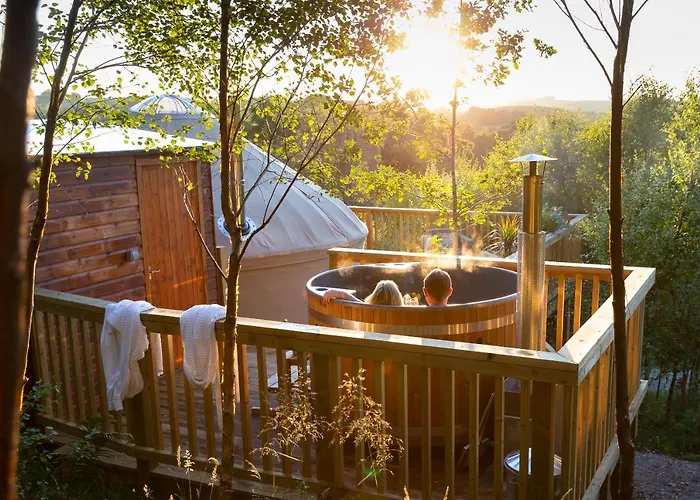 Yurtshire Eavestone Lake - Birch Yurt